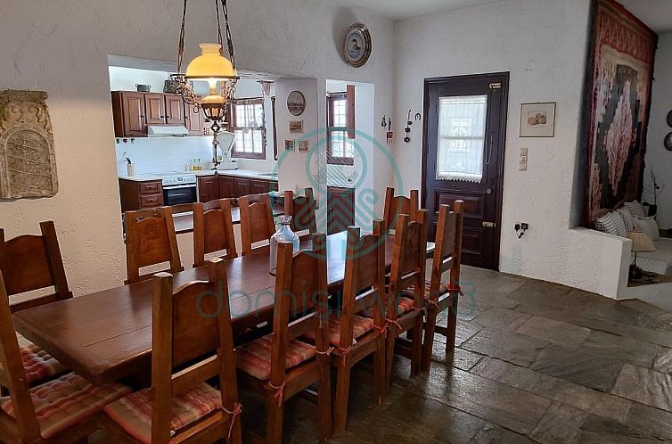 Geschakelde woning in Karteros