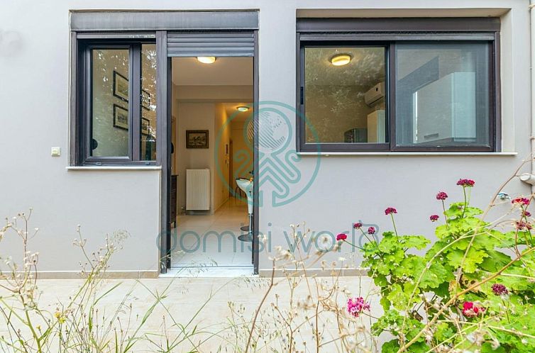 Geschakelde woning in Karteros