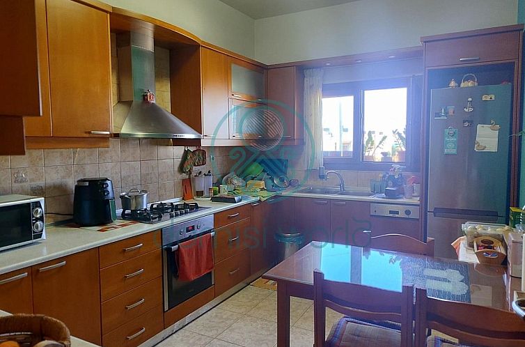 Geschakelde woning in Sisi