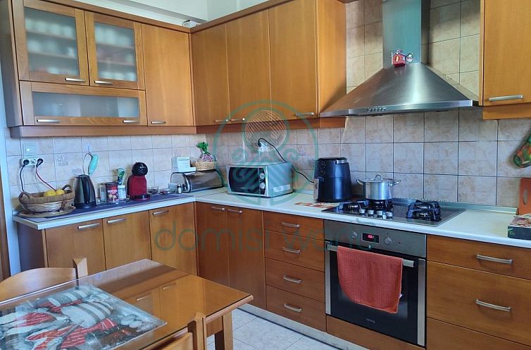 Geschakelde woning in Sisi