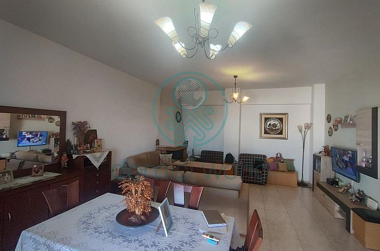 Geschakelde woning in Sisi