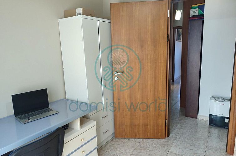 Geschakelde woning in Sisi