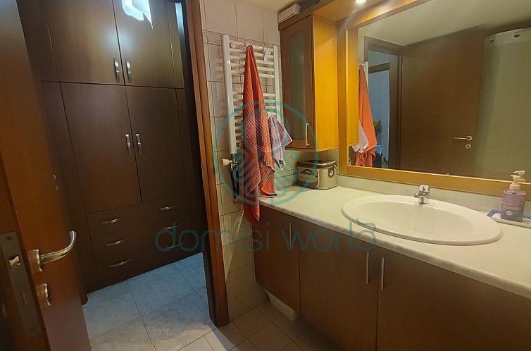 Geschakelde woning in Sisi