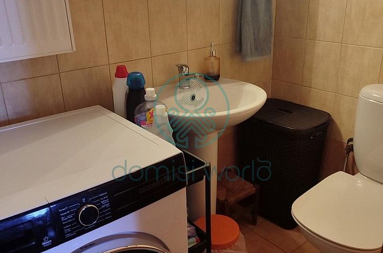 Geschakelde woning in Sisi