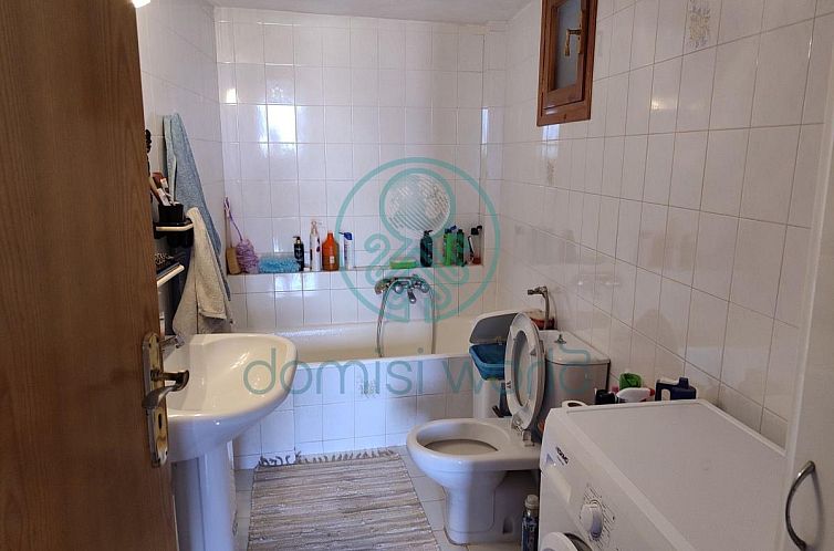 Geschakelde woning in Sisi