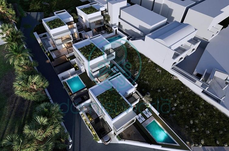 Geschakelde woning in Sisi