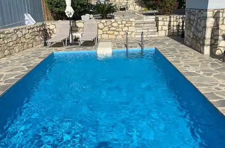 Villa Yavoni, met privé zwembad