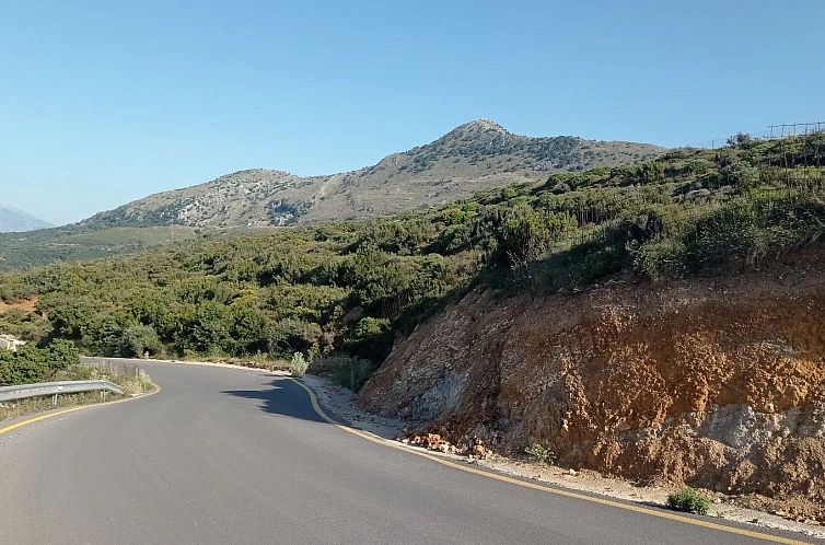 Kavel in Roussospiti