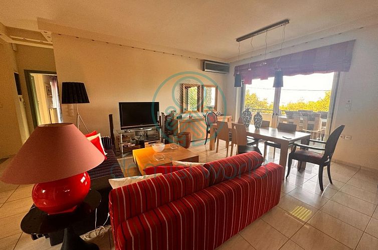 Vrijstaande woning in Roussospiti