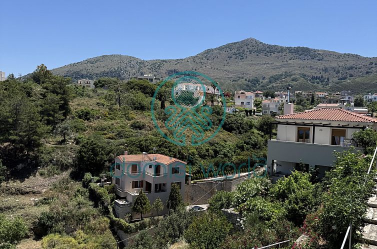 Kavel in Roussospiti