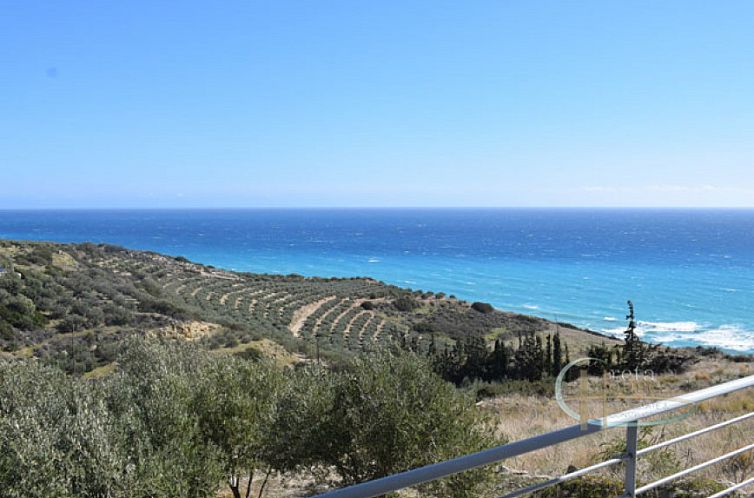 Vrijstaande woning in Keratokampos