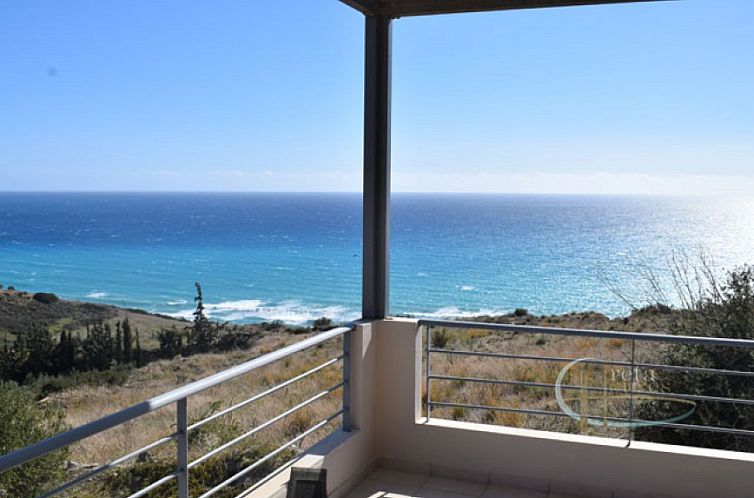 Vrijstaande woning in Keratokampos