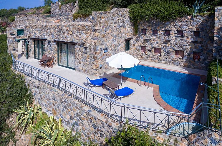 Appartement Villa mit privatem Pool in der Nähe von Elafoni