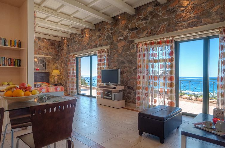 Appartement Villa mit privatem Pool in der Nähe von Elafoni