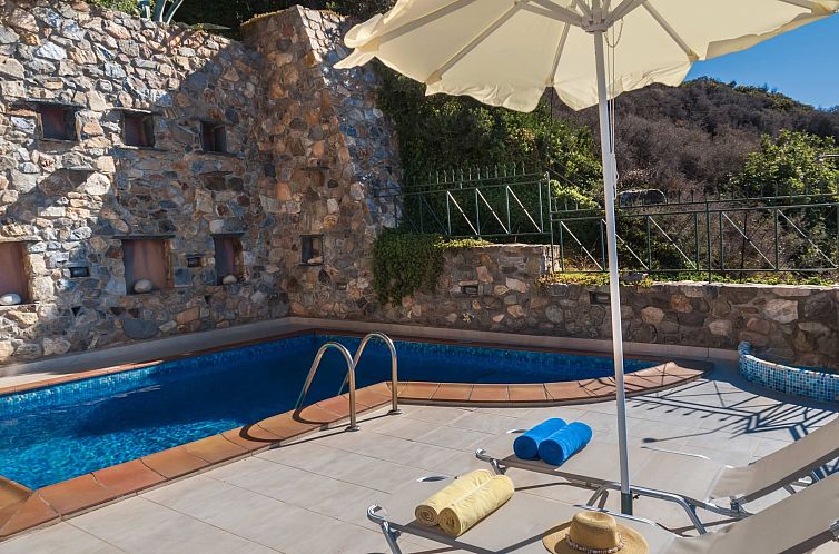 Appartement Villa mit privatem Pool in der Nähe von Elafoni