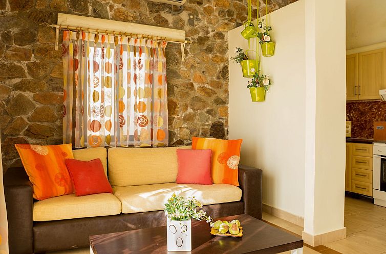 Appartement Villa mit privatem Pool in der Nähe von Elafoni