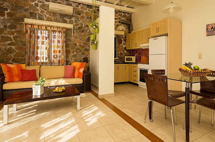 Appartement Villa mit privatem Pool in der Nähe von Elafoni