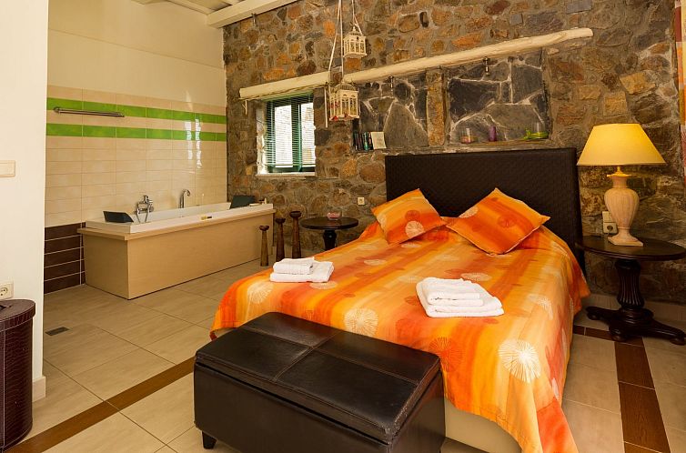 Appartement Villa mit privatem Pool in der Nähe von Elafoni