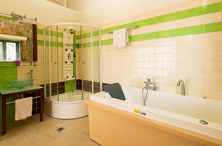 Appartement Villa mit privatem Pool in der Nähe von Elafoni