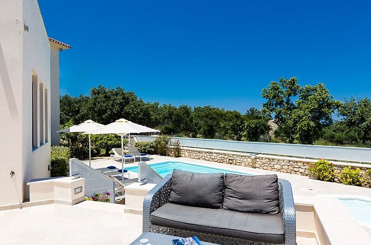 Vakantiehuis Deluxe Villa Ianthos - Whirlpool im Freien, Kin