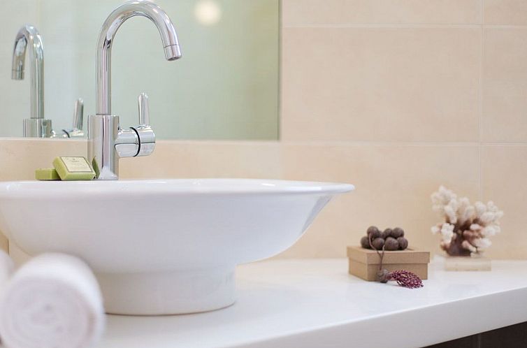Vakantiehuis Deluxe Villa Ianthos - Whirlpool im Freien, Kin