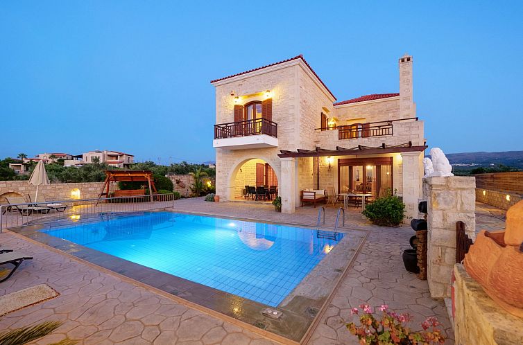 Vakantiehuis Familienfreundliche Villa mit Pool, BBQ, Kinder
