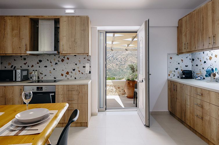 Vakantiehuis Berghütte "Kedros Villa" mit Bergblick