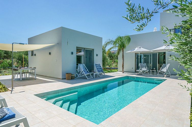 Vakantiehuis Neue moderne Villa Tessera mit privatem Pool un