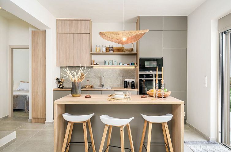 Vakantiehuis Neue moderne Villa Tessera mit privatem Pool un