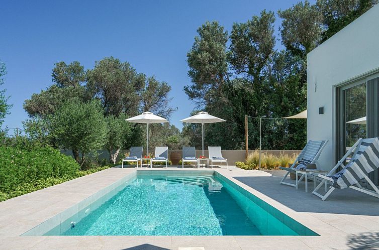 Vakantiehuis Neue moderne Villa Tessera mit privatem Pool un
