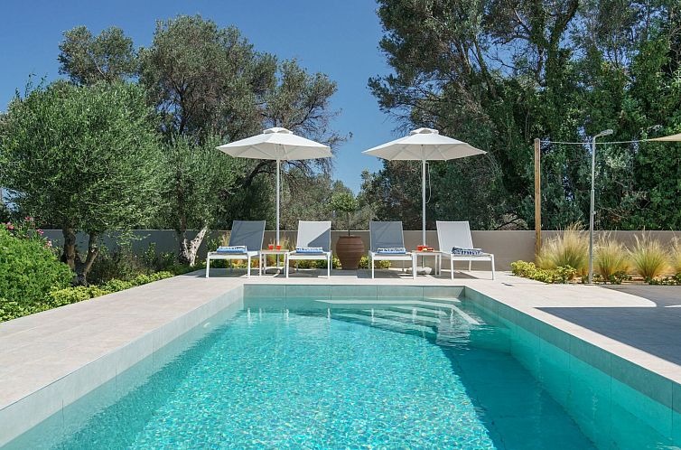 Vakantiehuis Neue moderne Villa Tessera mit privatem Pool un