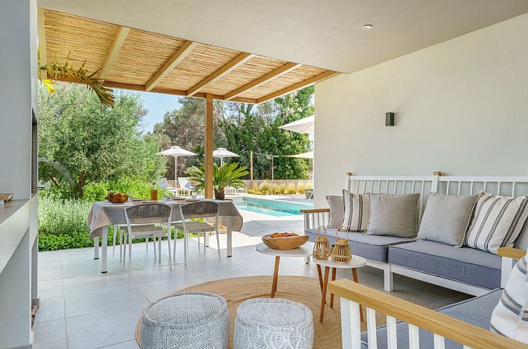 Vakantiehuis Neue moderne Villa Tessera mit privatem Pool un