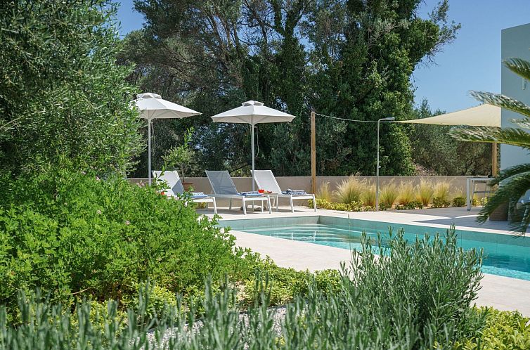 Vakantiehuis Neue moderne Villa Tessera mit privatem Pool un
