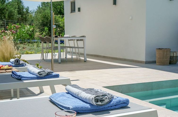 Vakantiehuis Neue moderne Villa Tessera mit privatem Pool un
