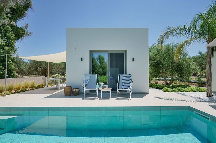 Vakantiehuis Neue moderne Villa Tessera mit privatem Pool un