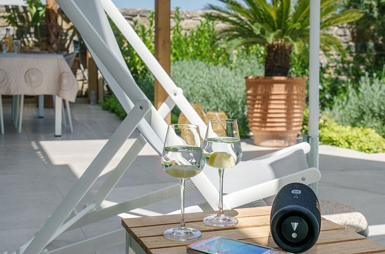 Vakantiehuis Neue moderne Villa Tessera mit privatem Pool un