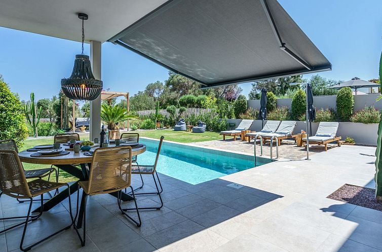 Vakantiehuis Neu gebaute Villa mit privatem Pool und BBQ