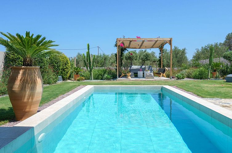 Vakantiehuis Neu gebaute Villa mit privatem Pool und BBQ