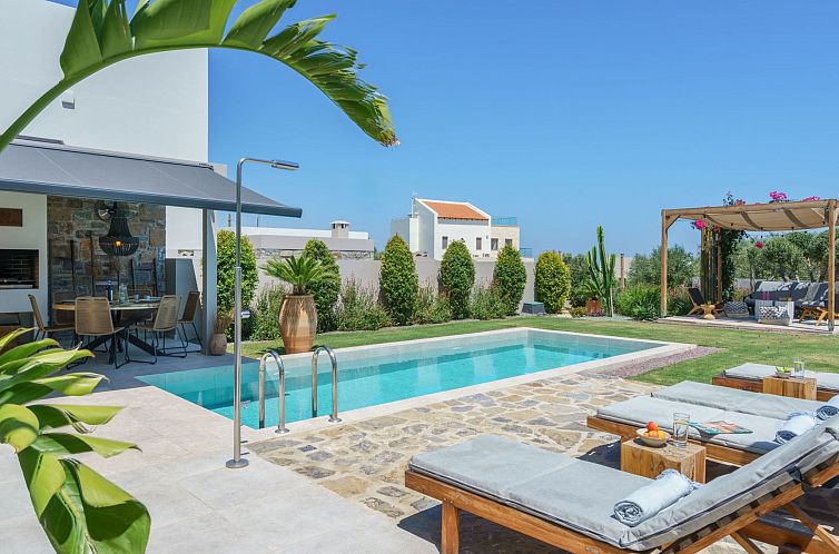 Vakantiehuis Neu gebaute Villa mit privatem Pool und BBQ