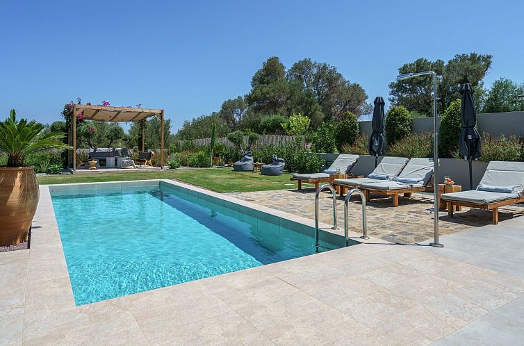 Vakantiehuis Neu gebaute Villa mit privatem Pool und BBQ