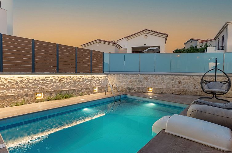 Vakantiehuis 3-Schlafzimmer-Villa mit privatem Pool und Lade