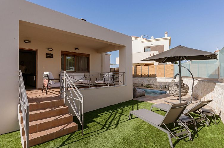 Vakantiehuis 3-Schlafzimmer-Villa mit privatem Pool und Lade