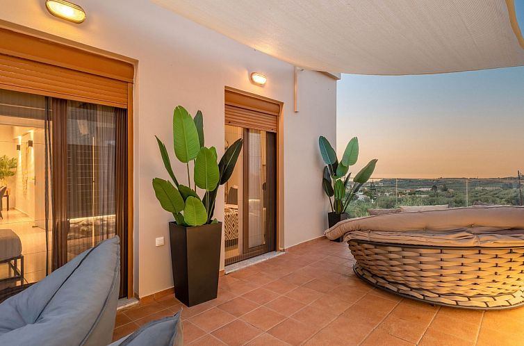 Vakantiehuis 3-Schlafzimmer-Villa mit privatem Pool und Lade