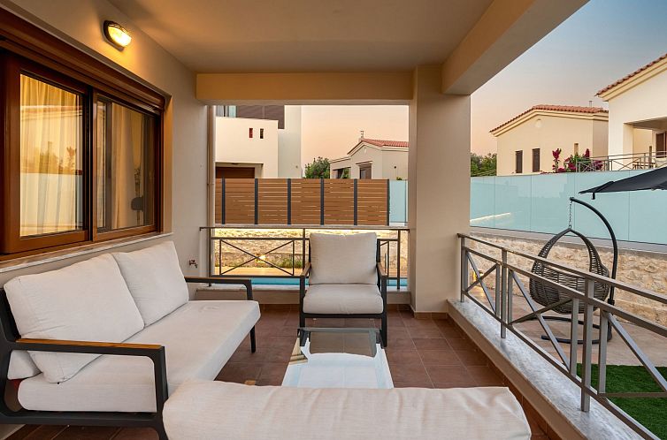 Vakantiehuis 3-Schlafzimmer-Villa mit privatem Pool und Lade