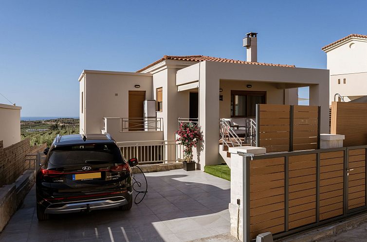 Vakantiehuis 3-Schlafzimmer-Villa mit privatem Pool und Lade