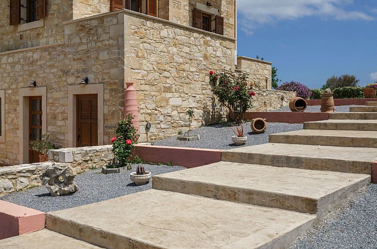 Vakantiehuis Villa "Arodamos" mit Garten, Grill und Terrasse