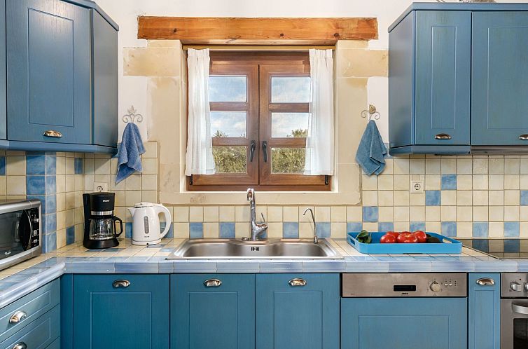 Vakantiehuis Villa "Arodamos" mit Garten, Grill und Terrasse