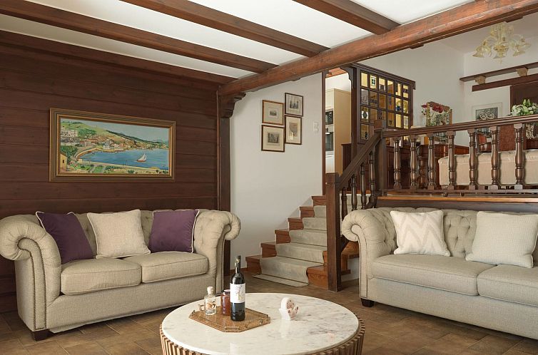 Vakantiehuis Neu renovierte Familienvilla mit privatem Pool 