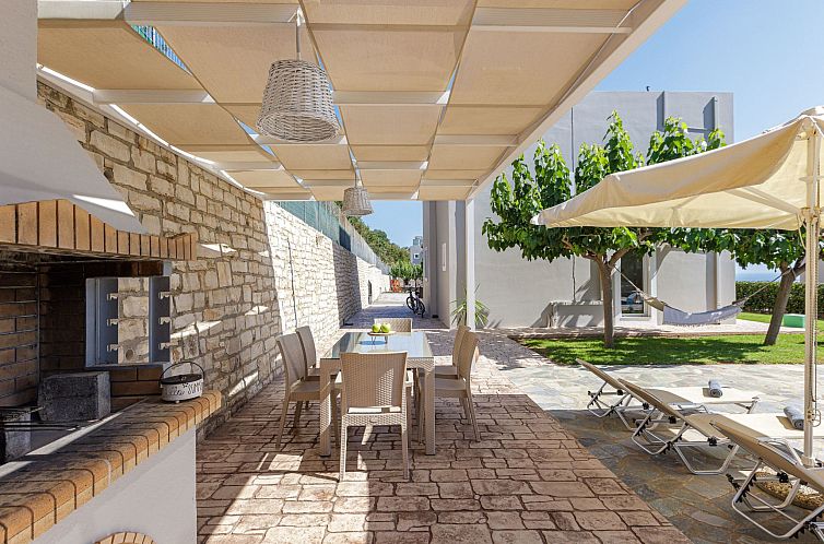 Vakantiehuis Ruhige Villa mit privatem Pool, BBQ und Kinderb