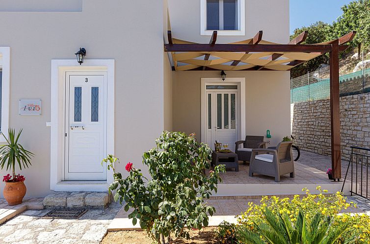 Vakantiehuis Ruhige Villa mit privatem Pool, BBQ und Kinderb